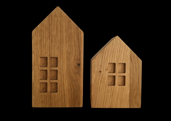 Häuser aus Buchen- und Eicheholz